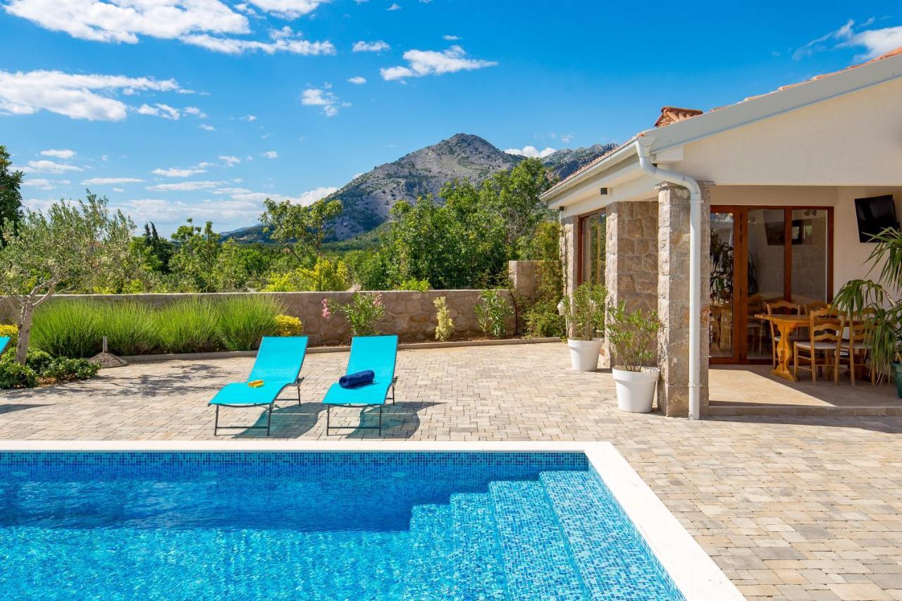 Villa Grandioza Селине Екстериор снимка