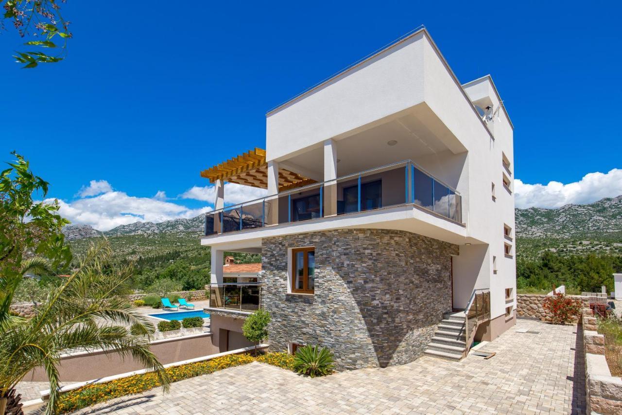 Villa Grandioza Селине Екстериор снимка