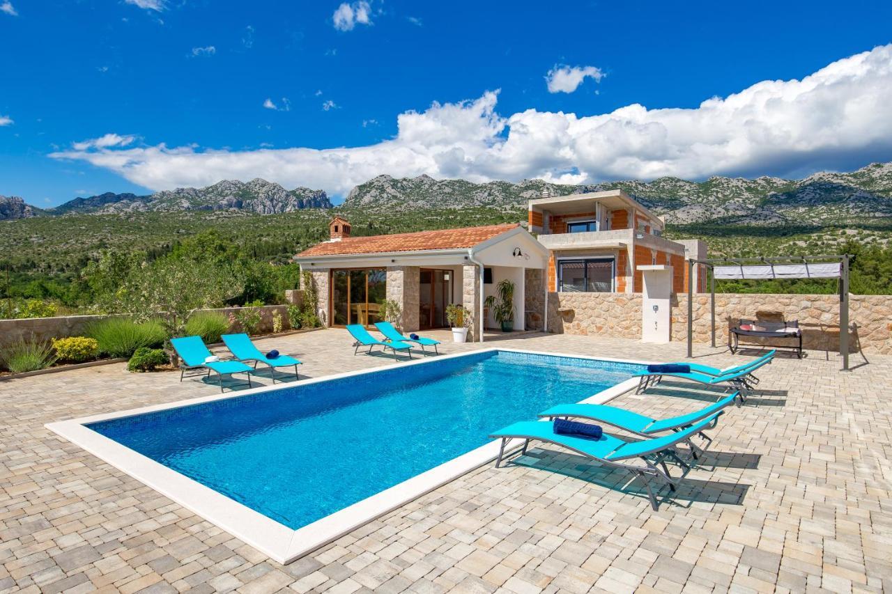 Villa Grandioza Селине Екстериор снимка