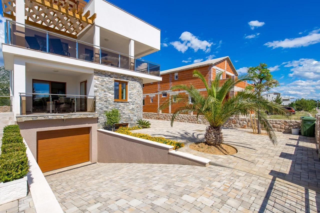Villa Grandioza Селине Екстериор снимка