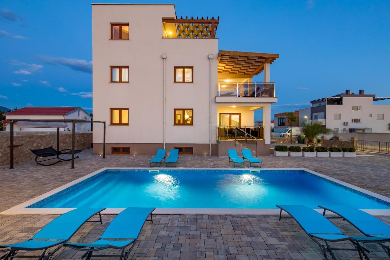 Villa Grandioza Селине Екстериор снимка