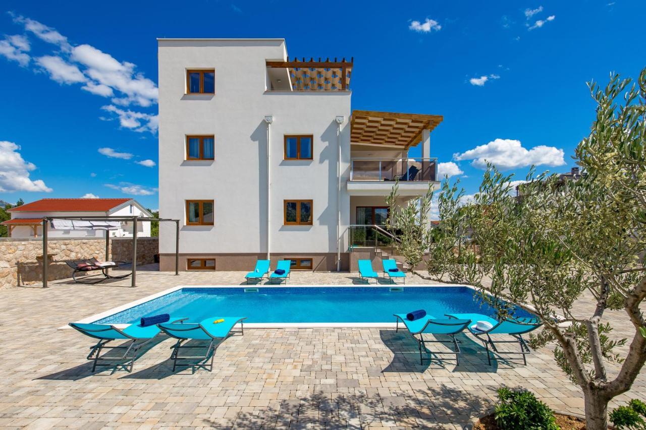 Villa Grandioza Селине Екстериор снимка